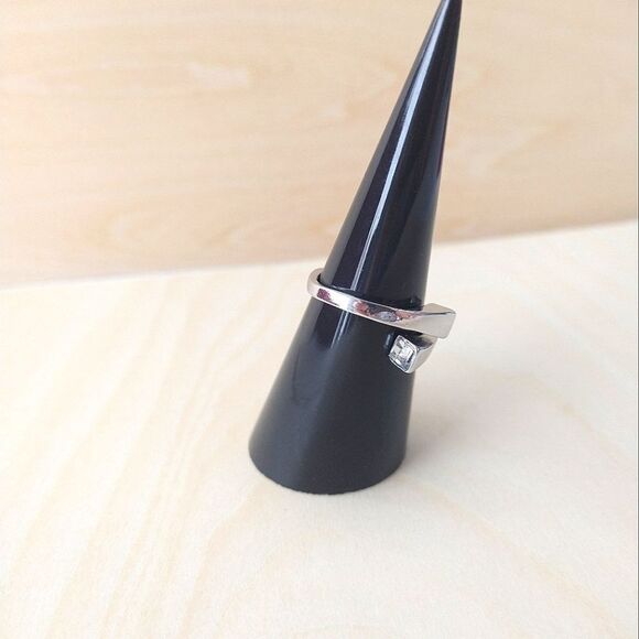 3/$25 Contemporary Ring - Picture 5 of 7